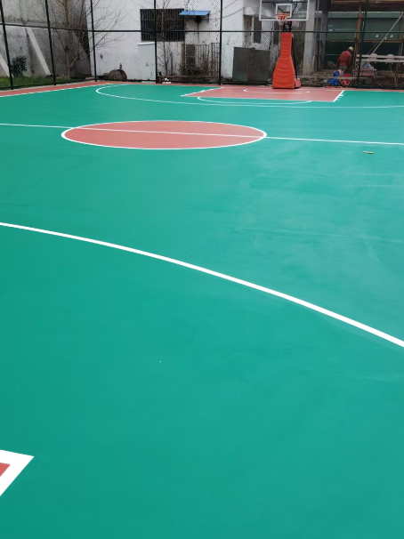浔阳 球场长期使用易出现地面开裂